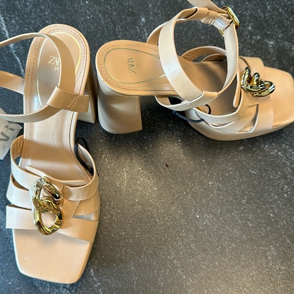 Chunky high heel sandals beige - Picture 2 of 4